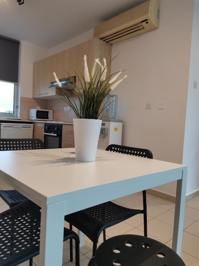 City Flats 308 Larnaca Bagian luar foto